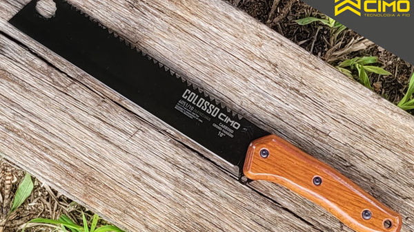 Ferramenta para cortar madeira: conheça o facão Colosso