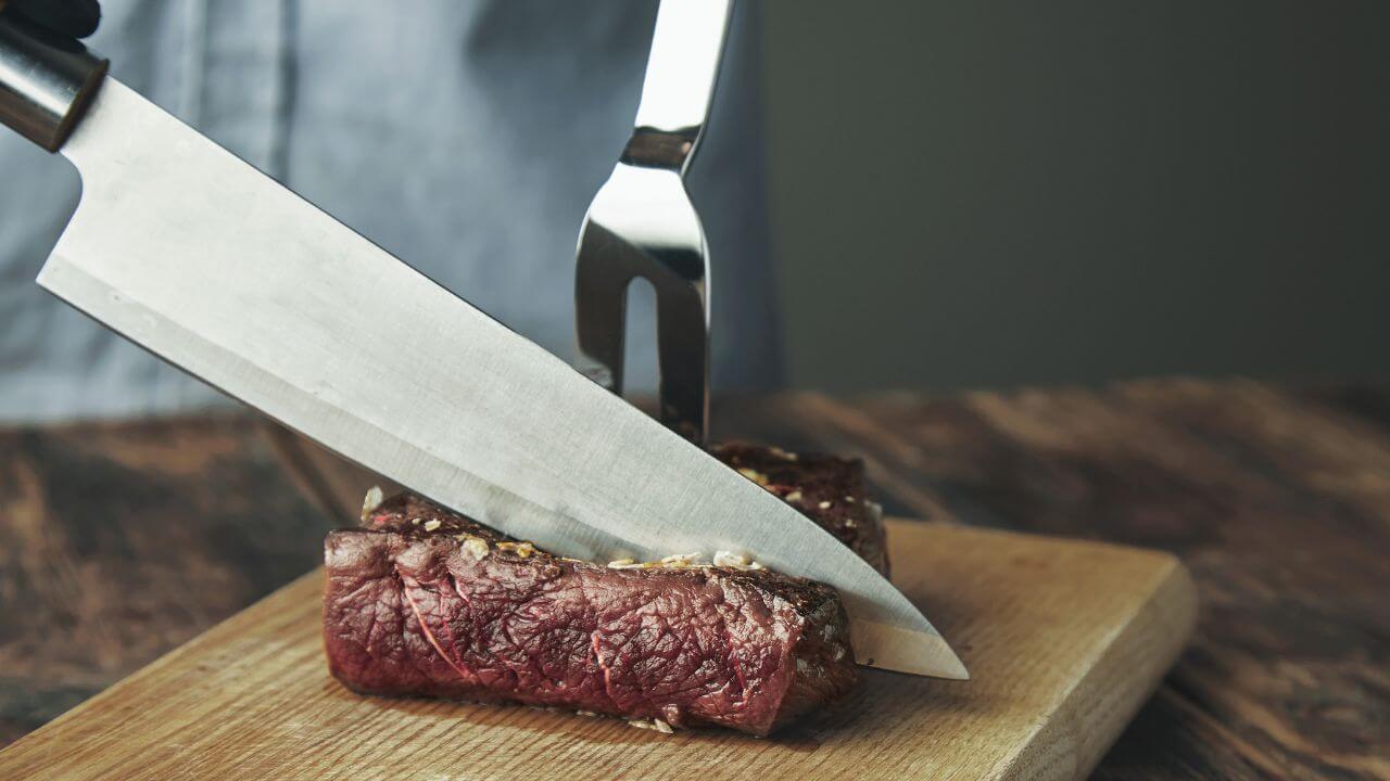 Como montar um kit churrasco? 10 itens essenciais