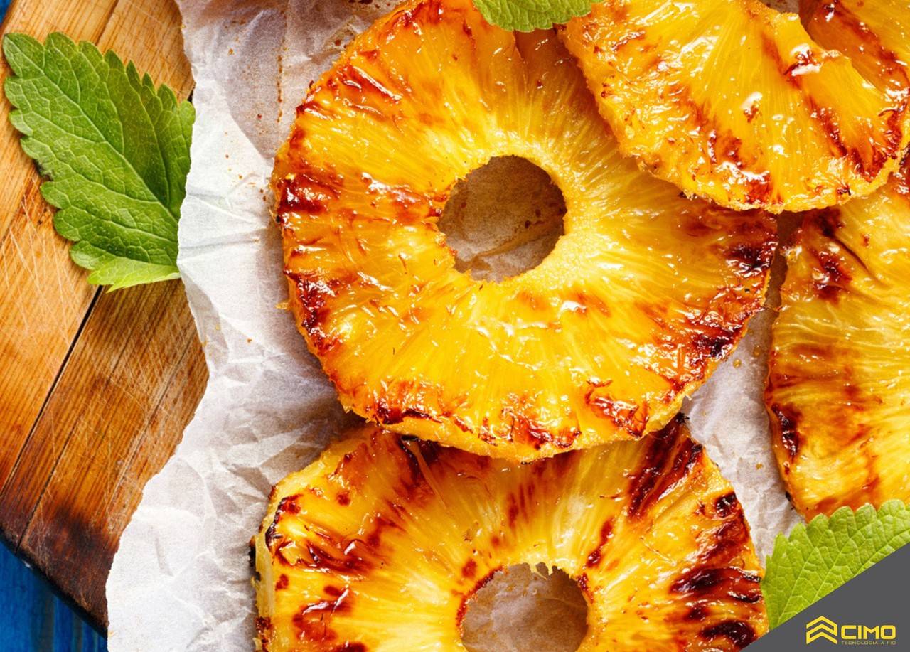 Abacaxi grelhado: dicas para fazer a receita perfeita
