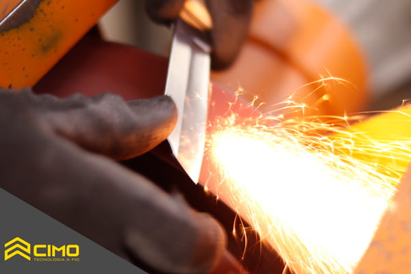 Como amolar faca? É a mesma coisa que afiar? Guia completo!