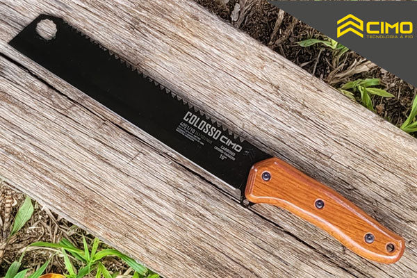 Ferramenta para cortar madeira: conheça o facão Colosso