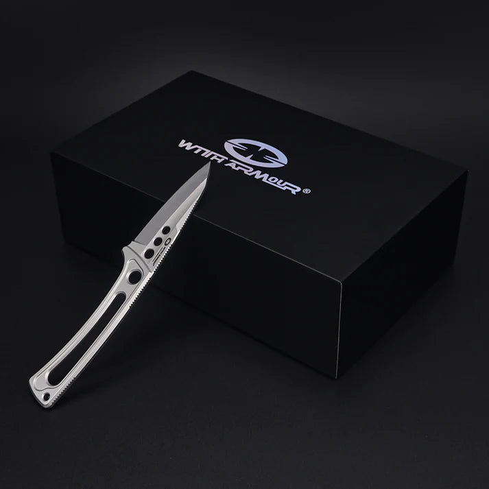 Neck Knife Cobra With Armour – Aço VG10, Cabo G10 | Compacto e Letal